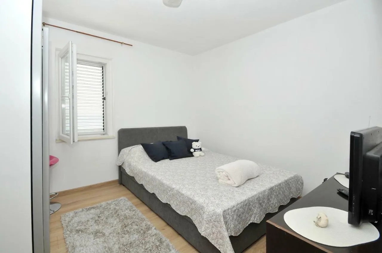 Apartment Ana Traù