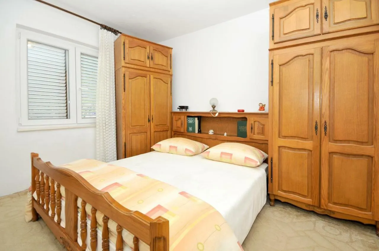 Apartment Ana Traù