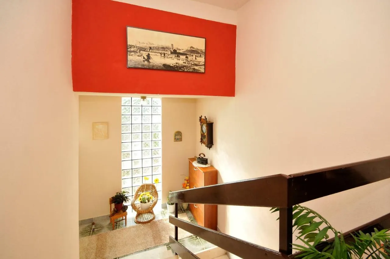 Apartment Ana Traù
