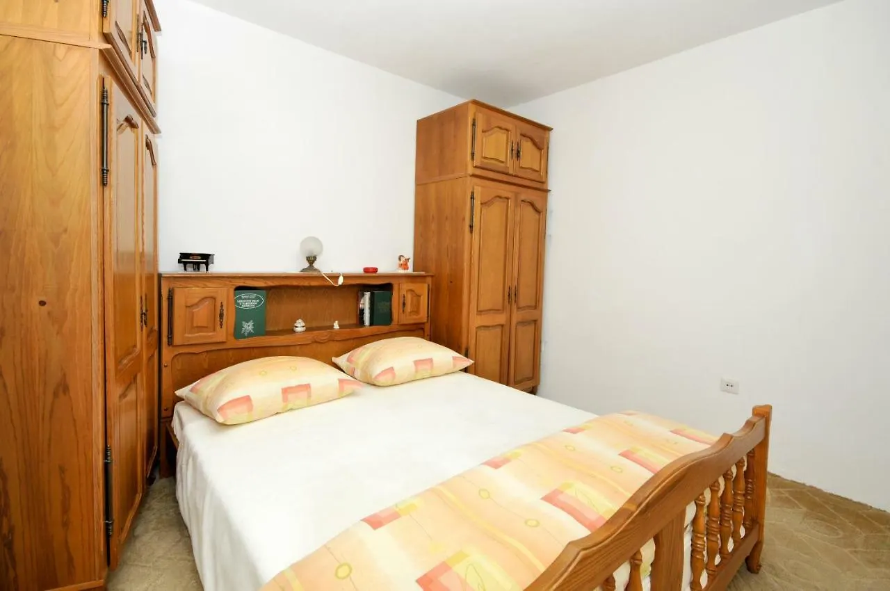 Apartment Ana Traù