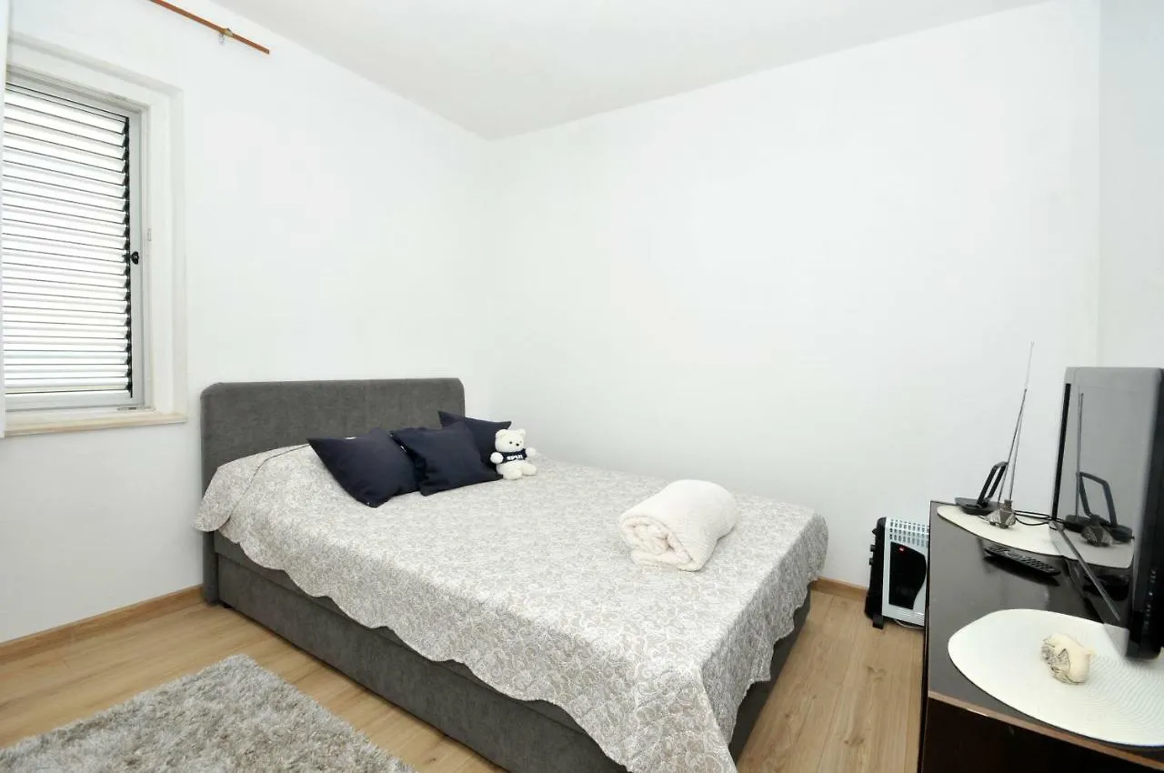 Apartment Ana Traù